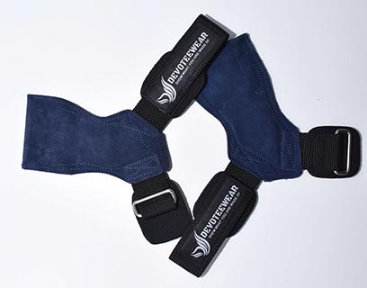 D Straps.